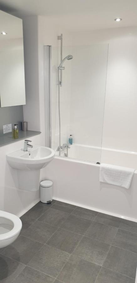 Quay Apartments Exchange Quay Манчестър Екстериор снимка